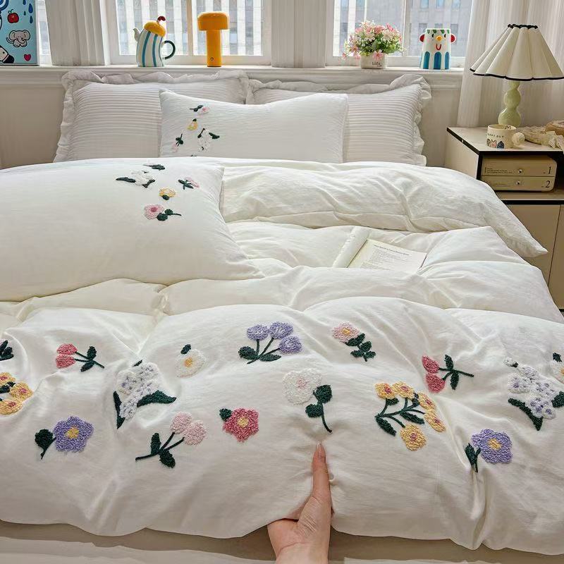 Aesthetic Floral Duvet Cover - Sarung Selimut Bordir Motif Bunga yang